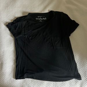 Plain black t shirt